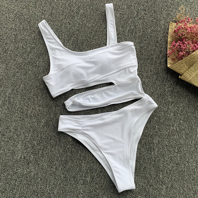 Couture Bandage Monokini in Pastel Hues – Sexy & Elegant Swimsuit for Women